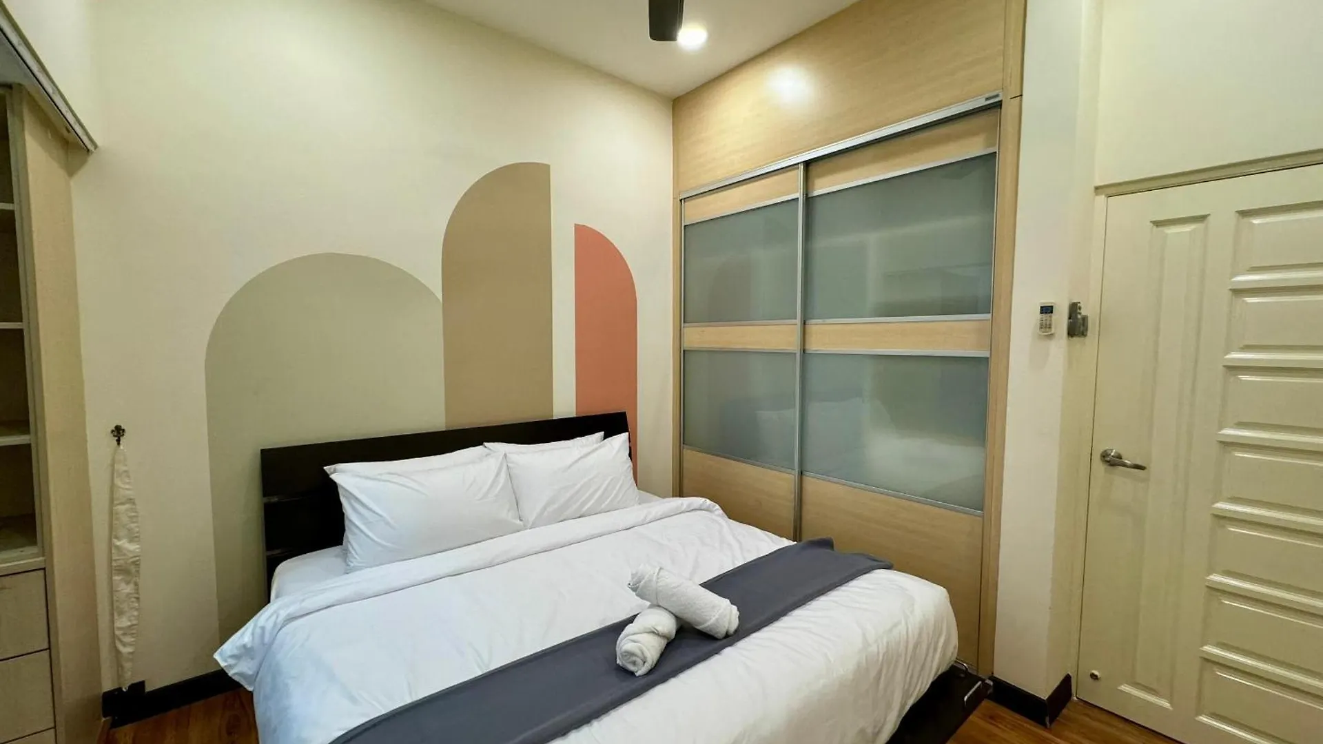 Corner New Private Pool Villa Near Sunway Up To 30 Pax Subang Jaya Malaysia