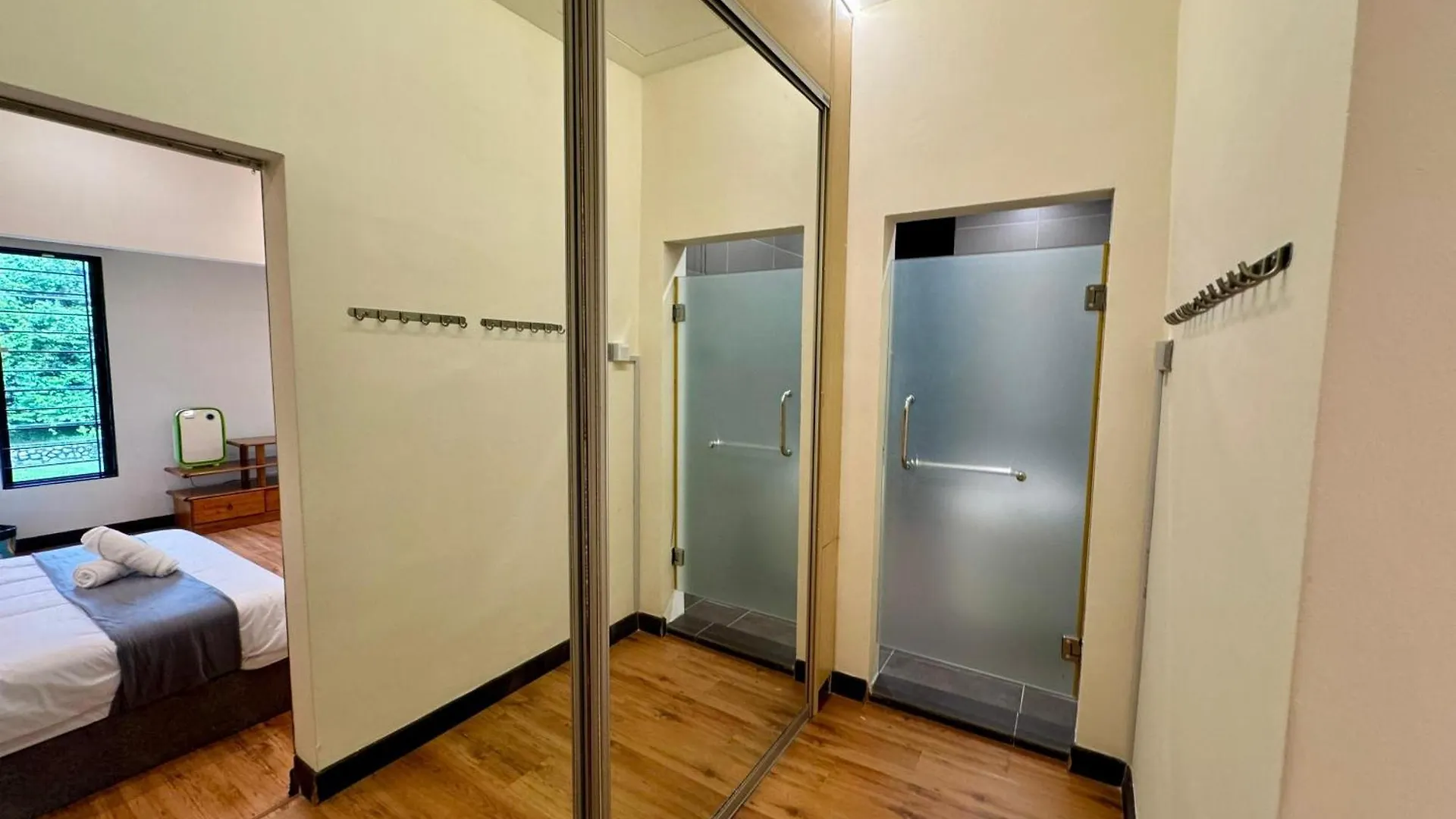 Corner New Private Pool Villa Near Sunway Up To 30 Pax Subang Jaya